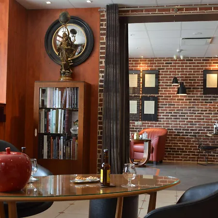 Western Royal فندق