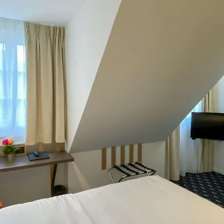 Western Royal 3*