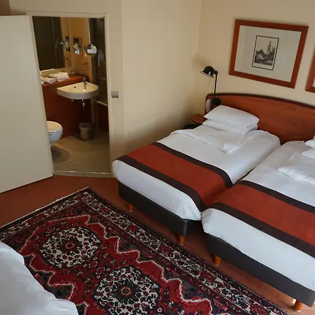 Western Royal Hotel 3*