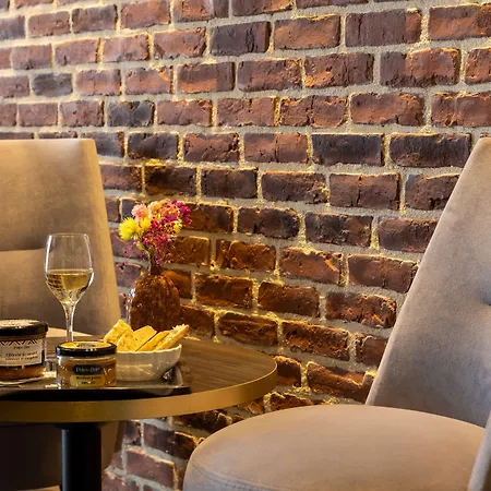 Western Royal كان