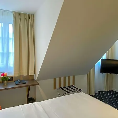 Hotel Western Royal 3*